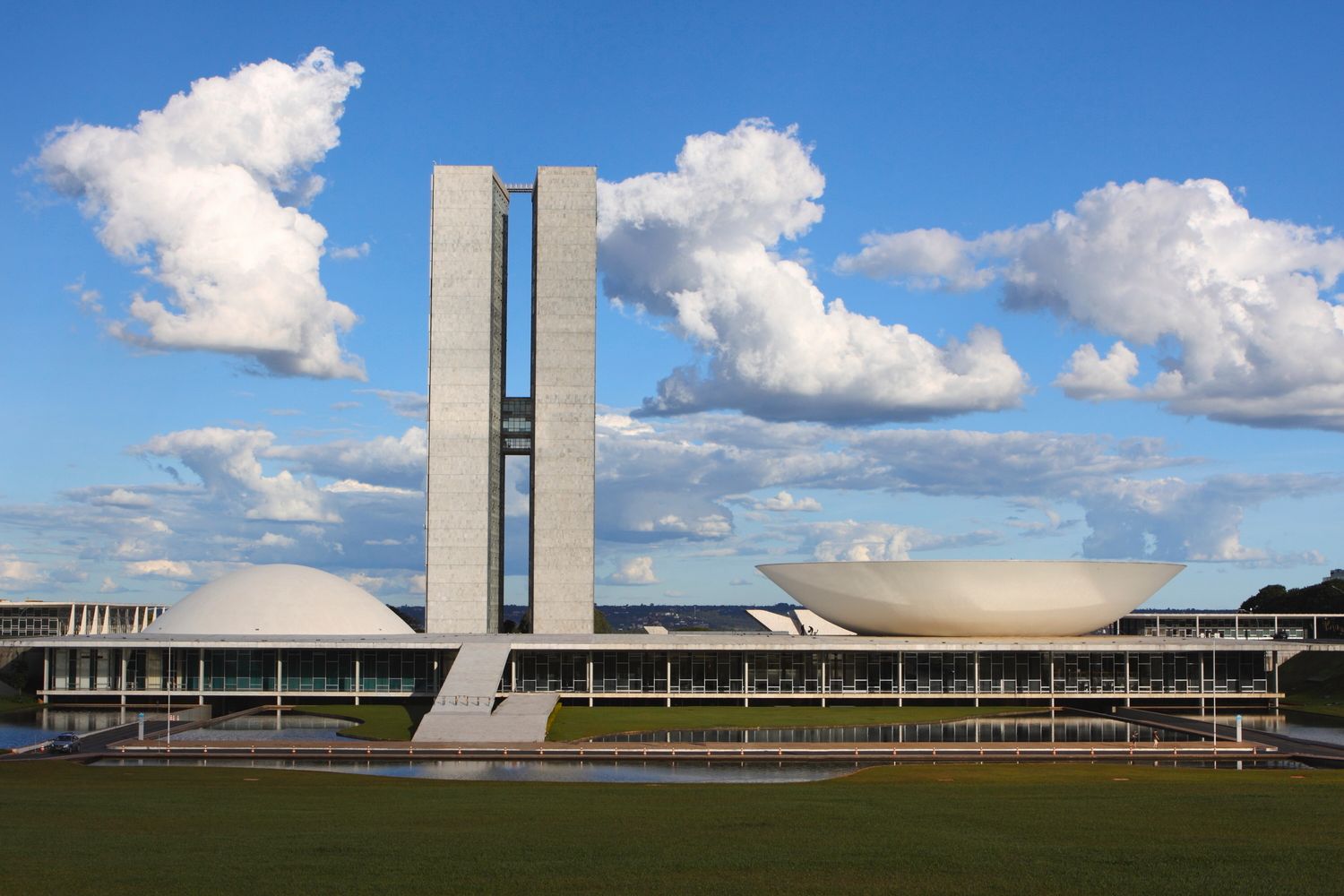 Praça dos Três Poderes, Brasília | Oscar Niemeyer