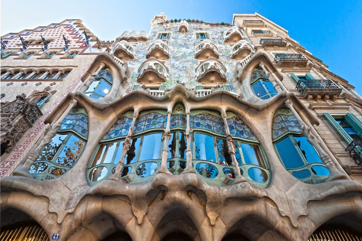 Casa Batlló, projeto de Antoni Gaudí, em Barcelona (1904). Foto: Luciano Martula.Art Nouveau: Casa Batlló, projeto de Antoni Gaudí, em Barcelona (1904). Foto: Luciano Martula.