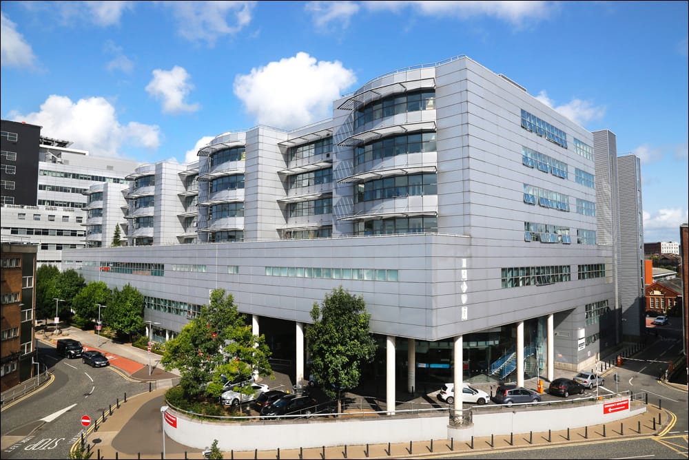 Arquitetura modernista do Royal Victoria Hospital, em Belfast.