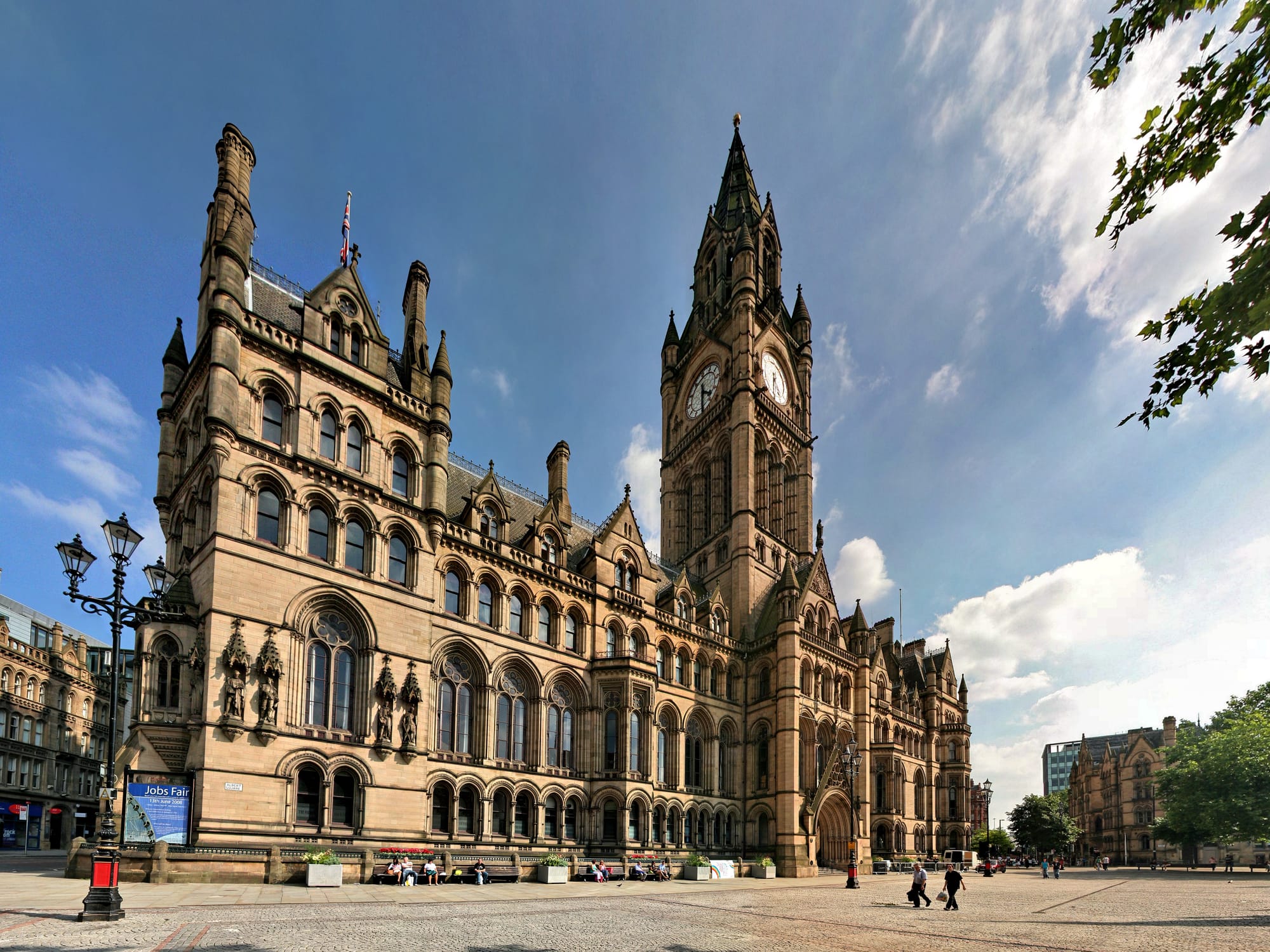 Arquitetura Vitoriana: Manchester Town Hall, projetado por Alfred Waterhouse, em Manchester (1800).