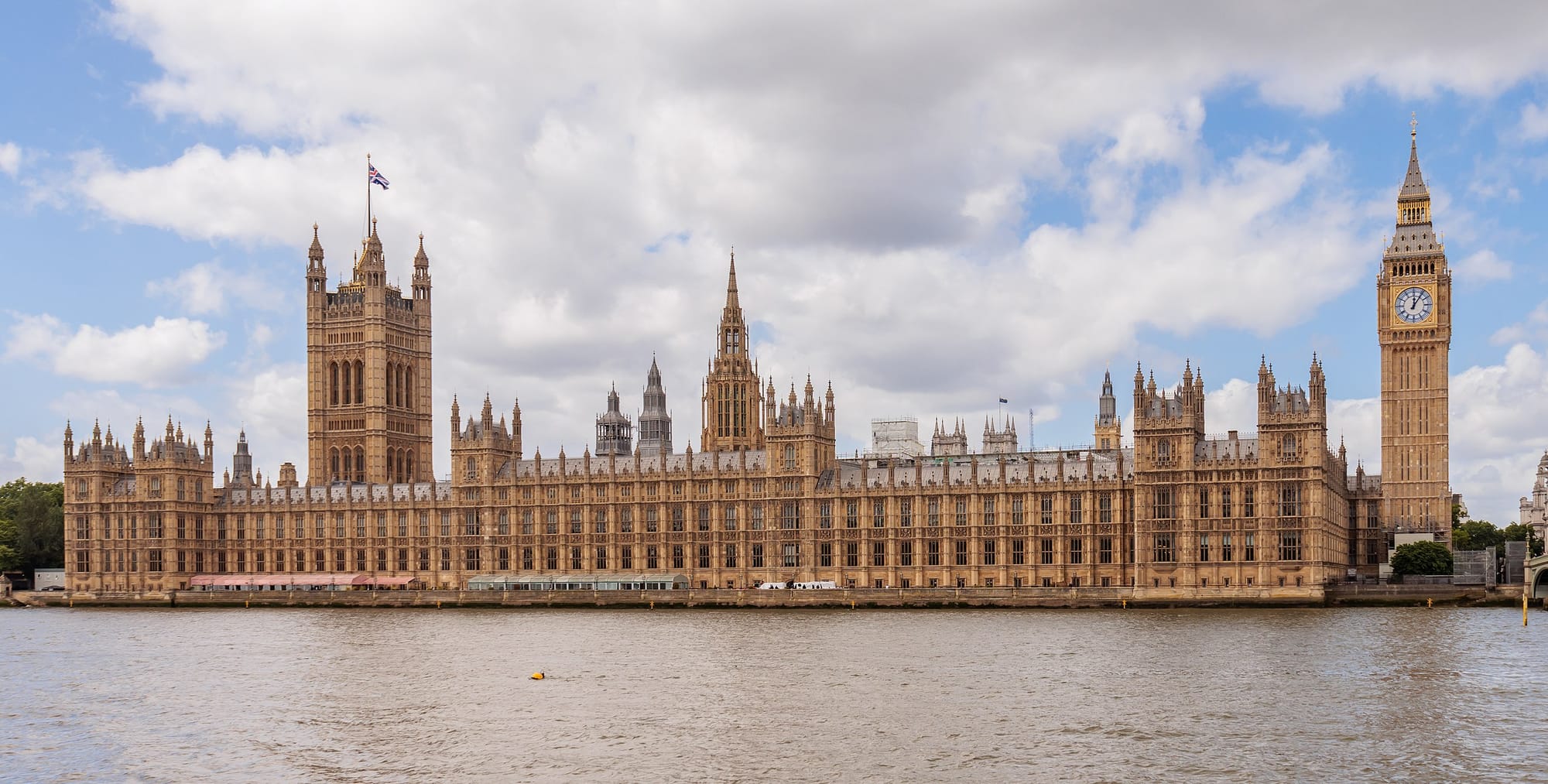 Arquitetura Vitoriana: Palácio de Westminster, projeto de Charles Barry e Augustus Pugin, em Londres (1840). Fonte: Shutterstock