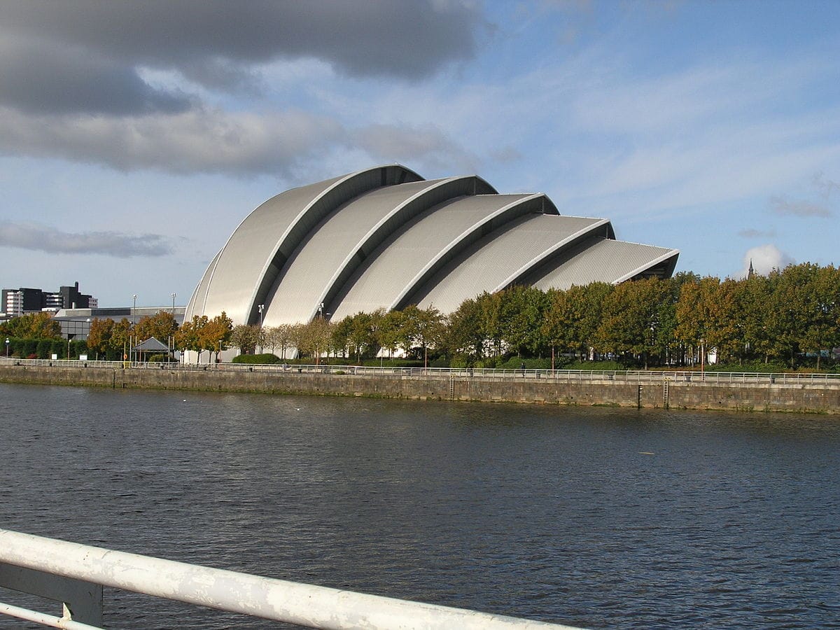 Auditório Clyde, projeto de Foster and Partners (1997).