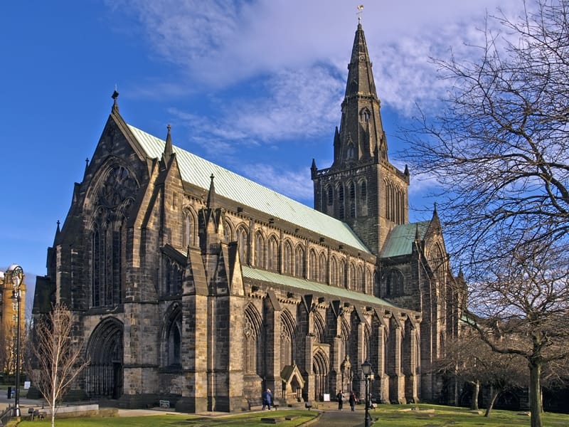 Catedral de Glasgow, projetada por William de Bondington (século XII).