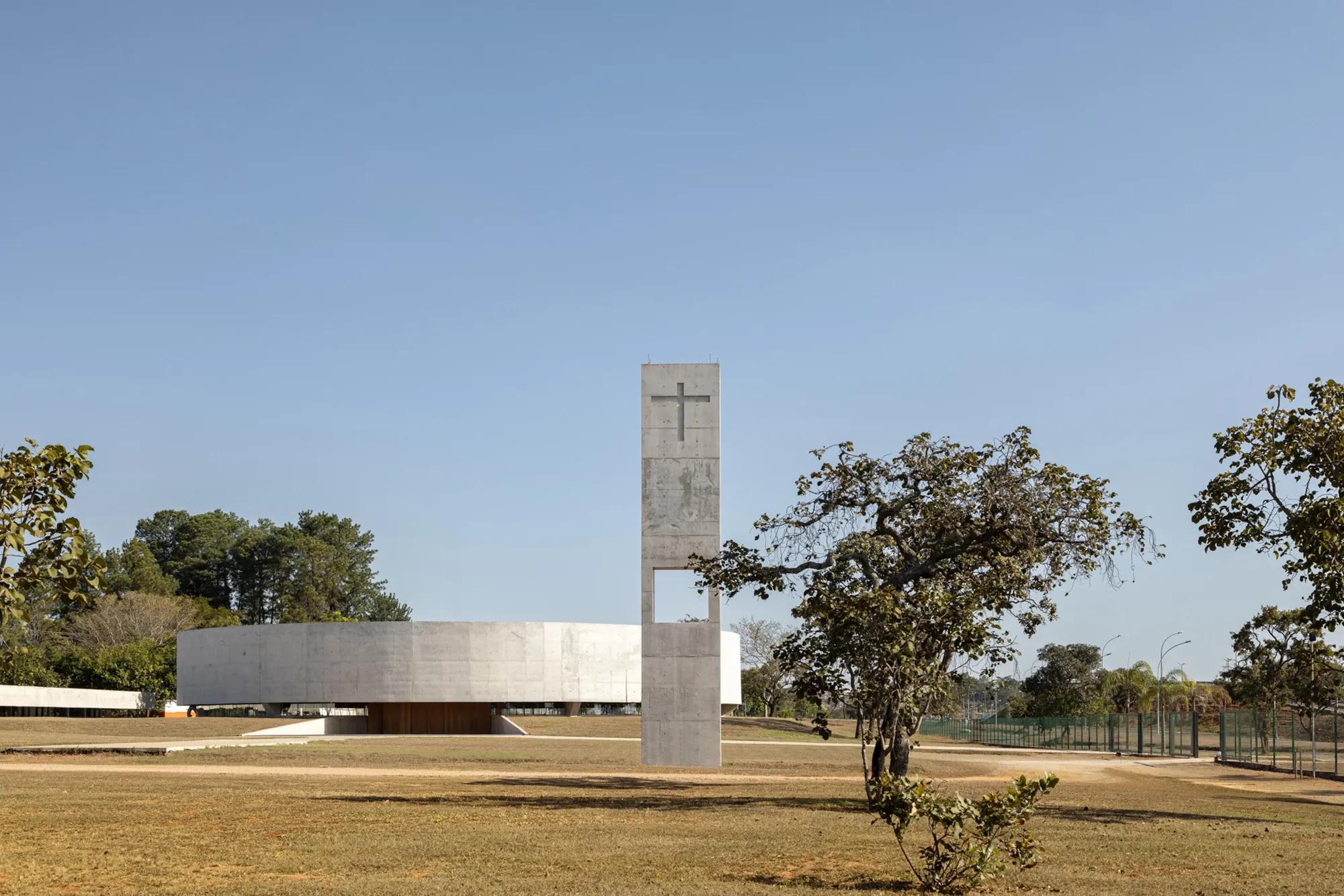  Igreja da Sagrada Família de Brasília, Brasil.