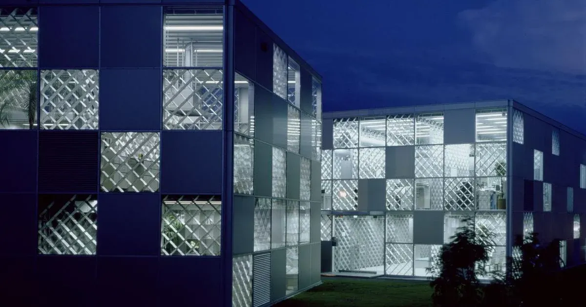 Ecoms House, projeto de Riken Yamamoto (2004).