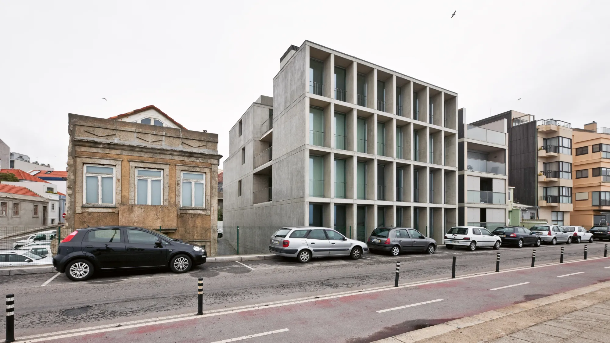 Edificio Senhora da Luz em Porto, projeto de Souto de Moura (2009)