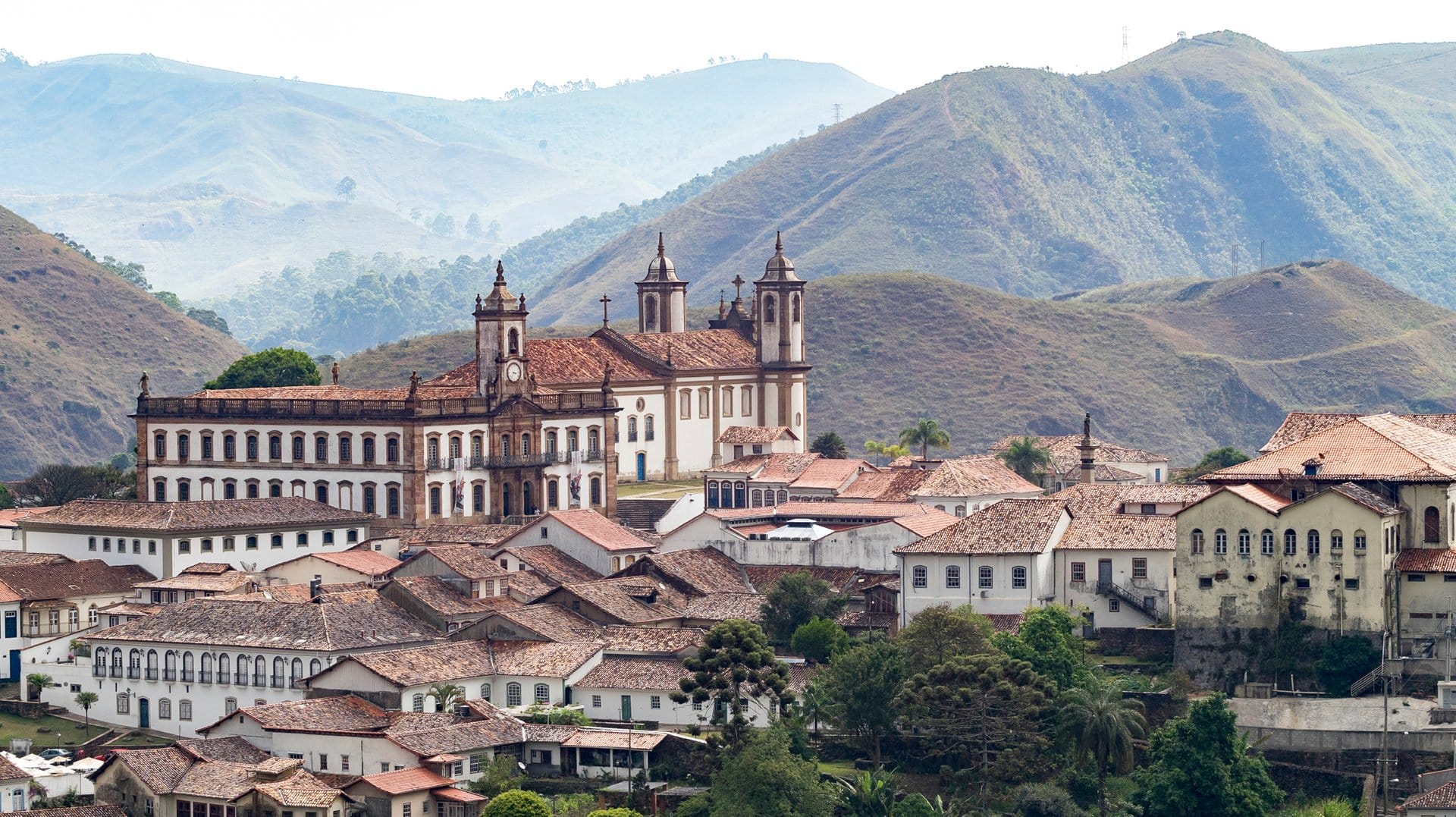 Arquitetura Barroca no Brasil: Ouro Preto como a capital barroca brasileira.