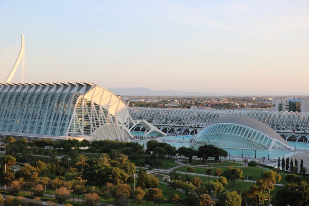 Cidade das Artes e das Ciências, em Valência, na Espanha: Cultura e Inovação.