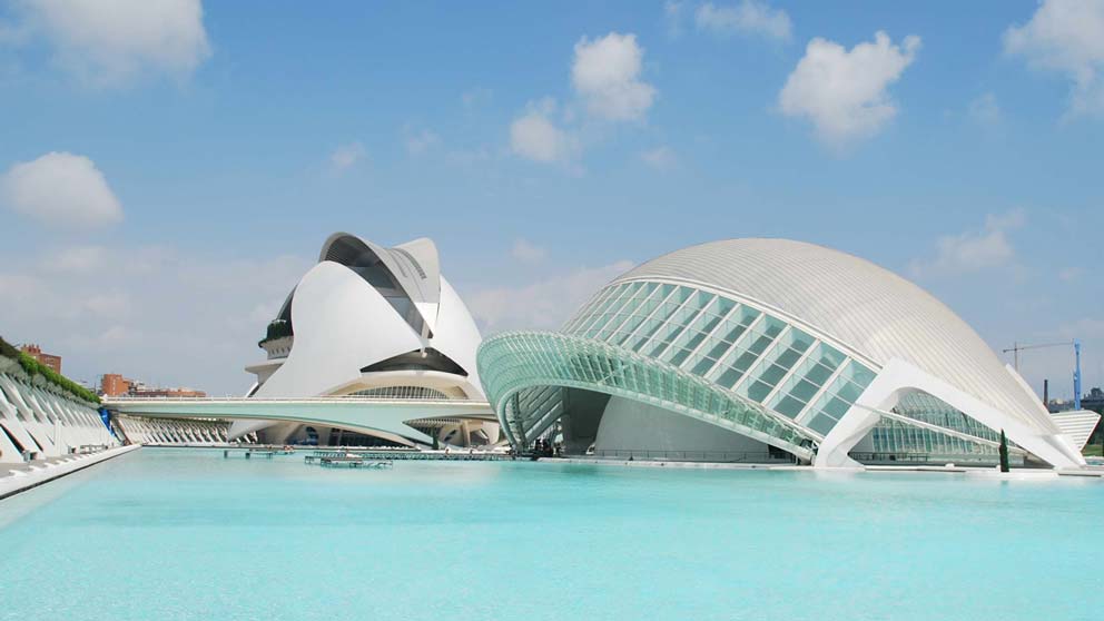 Cidade das Artes e das Ciências, em Valência, na Espanha: Cultura e Inovação.