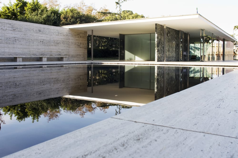 Arquitetura Minimalista | Mies van der Rohe | El Pabellón em Barcelona, Espanha.